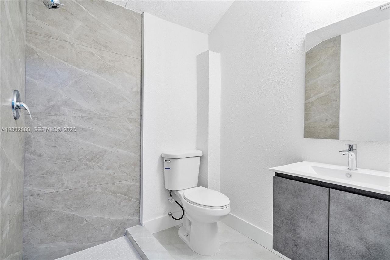 1810 NW 47th St, Miami, FL 33142 Photo