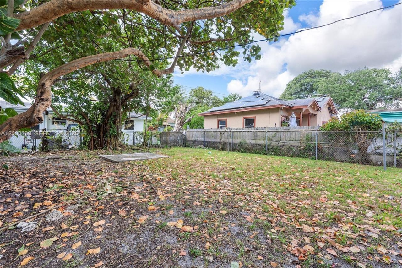 1810 NW 47th St, Miami, FL 33142 Photo