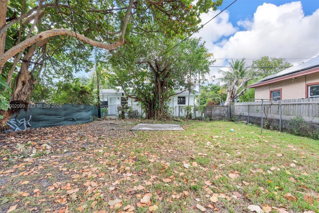 1810 NW 47th St, Miami, FL 33142 Photo