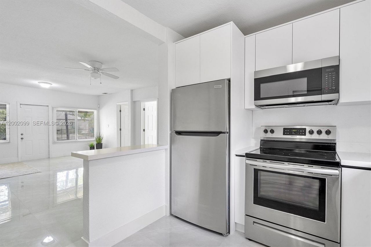 1810 NW 47th St, Miami, FL 33142 Photo