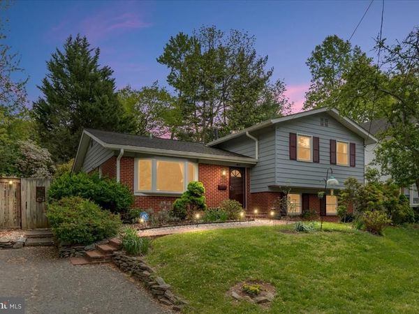 802 CABIN JOHN PARKWAY, ROCKVILLE, MD 20852