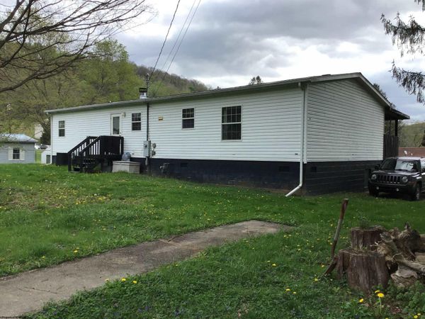 407 Gall Street, Philippi, WV 26416