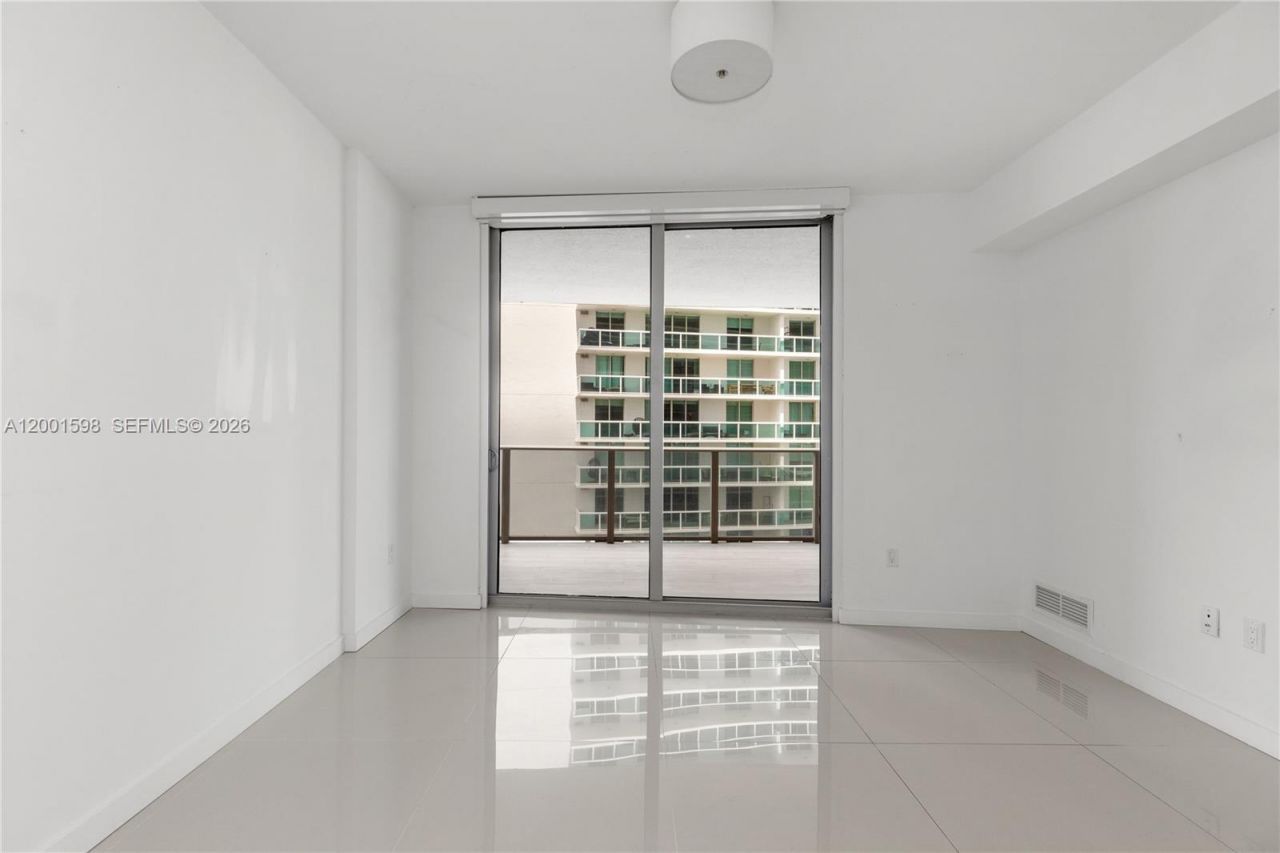 488 NE 18th St, Unit 1807, Miami, FL 33132 Photo