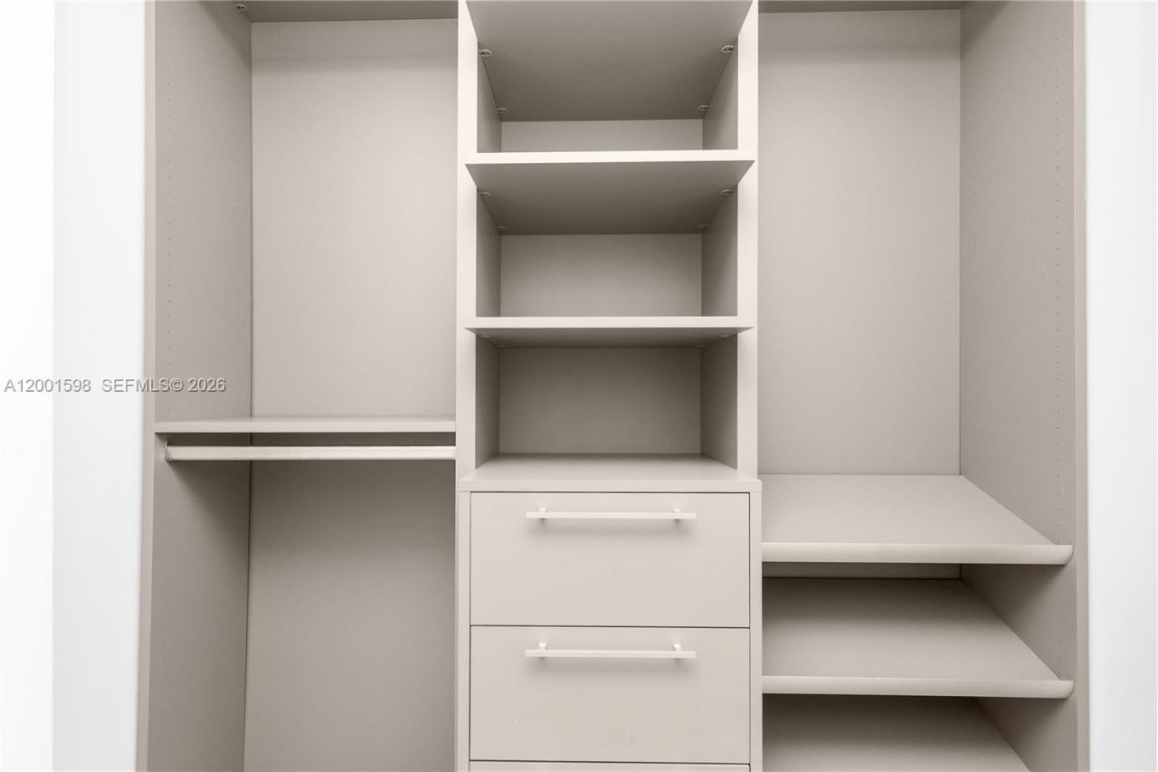 488 NE 18th St, Unit 1807, Miami, FL 33132 Photo