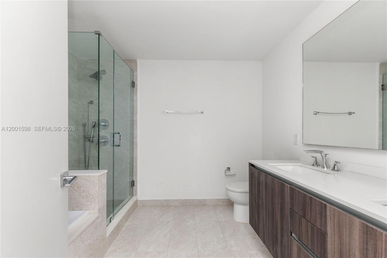 488 NE 18th St, Unit 1807, Miami, FL 33132 Photo