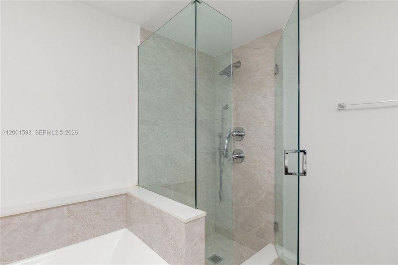 488 NE 18th St, Unit 1807, Miami, FL 33132 Photo