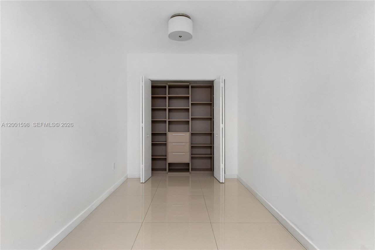 488 NE 18th St, Unit 1807, Miami, FL 33132 Photo