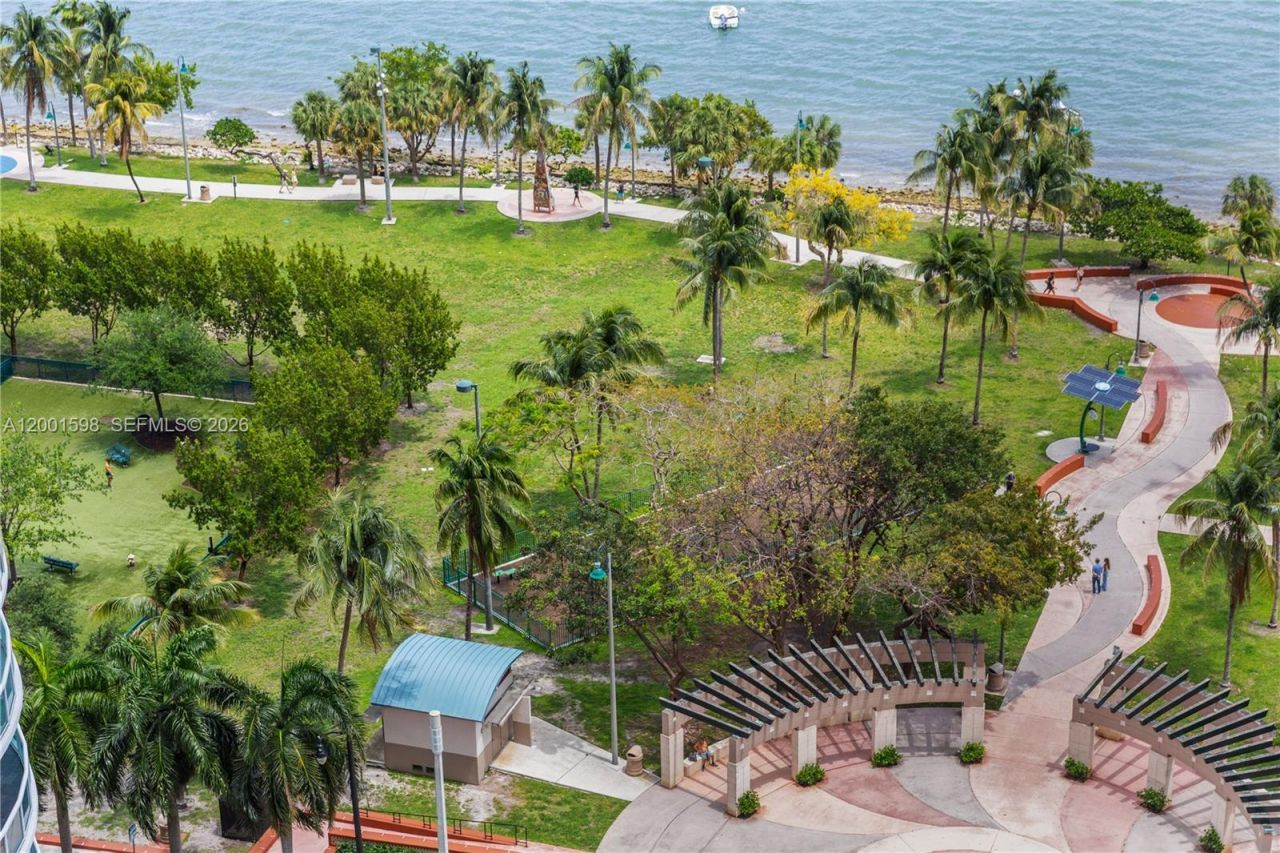 488 NE 18th St, Unit 1807, Miami, FL 33132 Photo