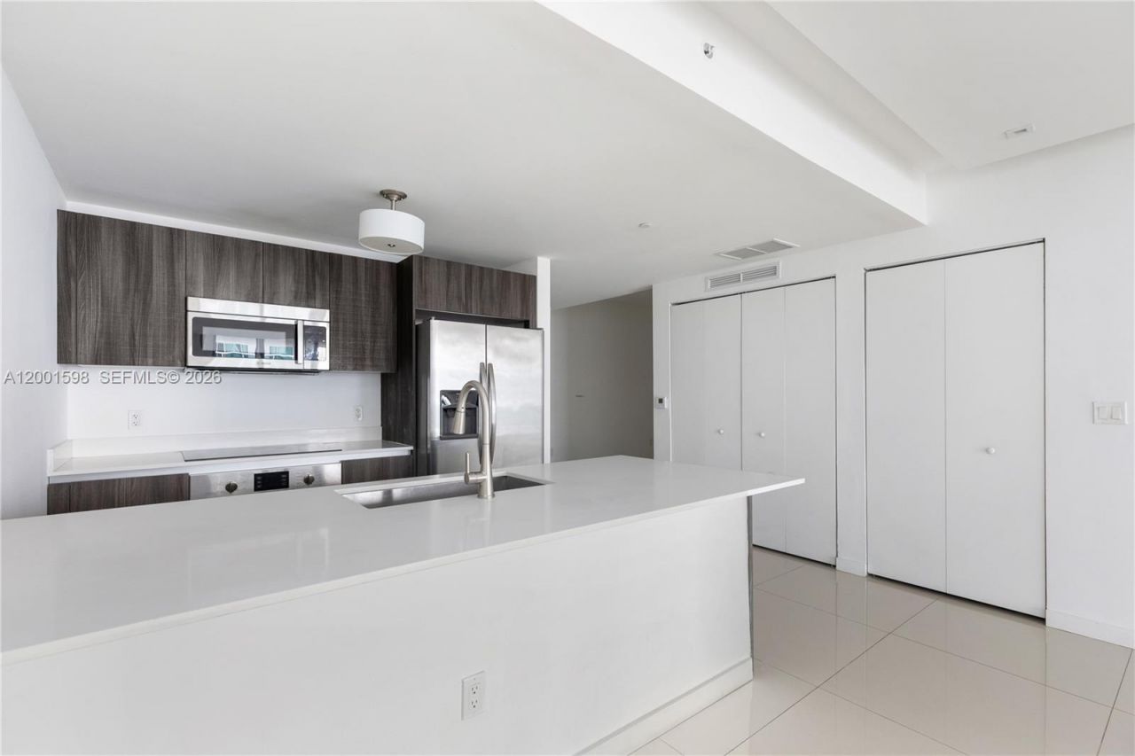 488 NE 18th St, Unit 1807, Miami, FL 33132 Photo