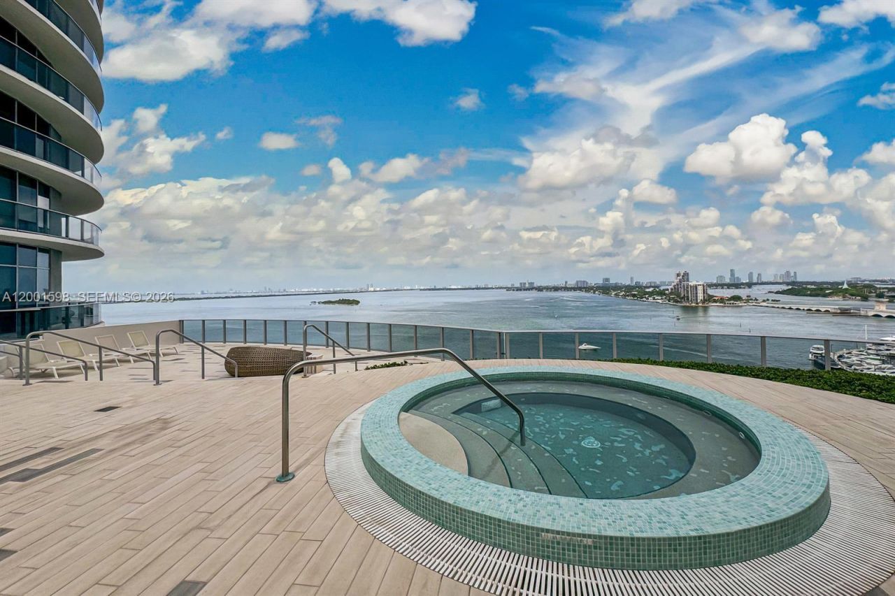 488 NE 18th St, Unit 1807, Miami, FL 33132 Photo