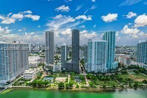 488 NE 18th St, Unit 1807, Miami, FL 33132 Photo