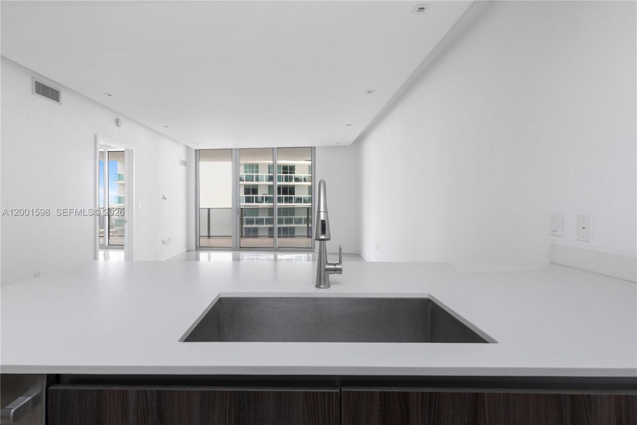 488 NE 18th St, Unit 1807, Miami, FL 33132 Photo