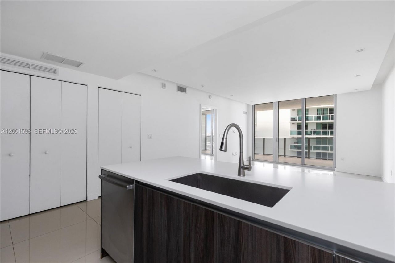 488 NE 18th St, Unit 1807, Miami, FL 33132 Photo