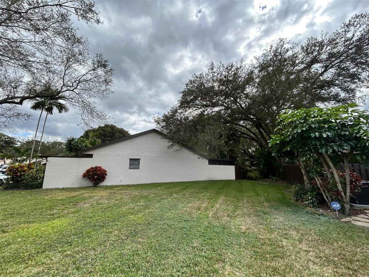 1540 NW 98th Ter, Pembroke Pines, FL 33024 Photo