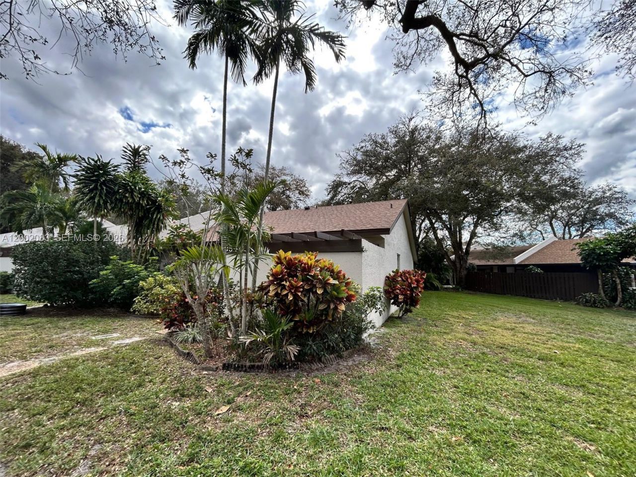 1540 NW 98th Ter, Pembroke Pines, FL 33024 Photo
