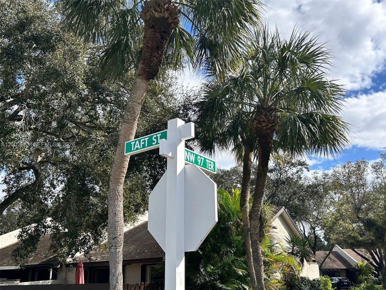 1540 NW 98th Ter, Pembroke Pines, FL 33024 Photo