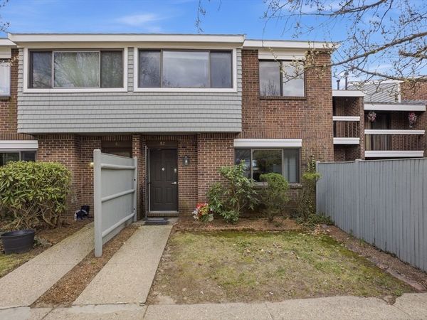 82 Bailey St, Unit 82, Stoughton, MA 02072