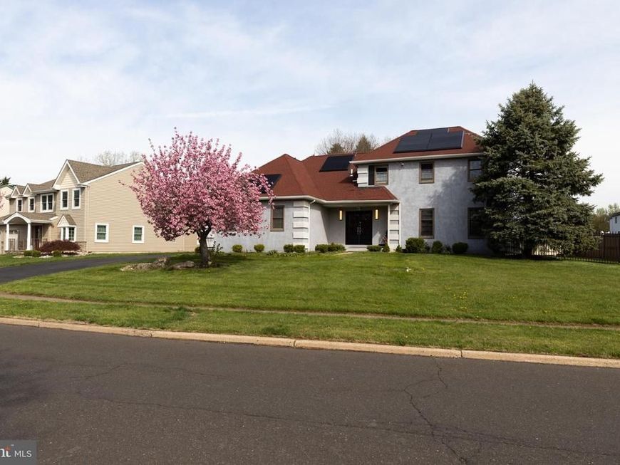 825 Cliff Road, Bensalem, PA 19020 Main Photo