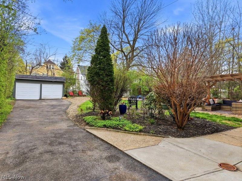 3154 E Overlook Road, Cleveland Heights, OH 44118 Photo 3