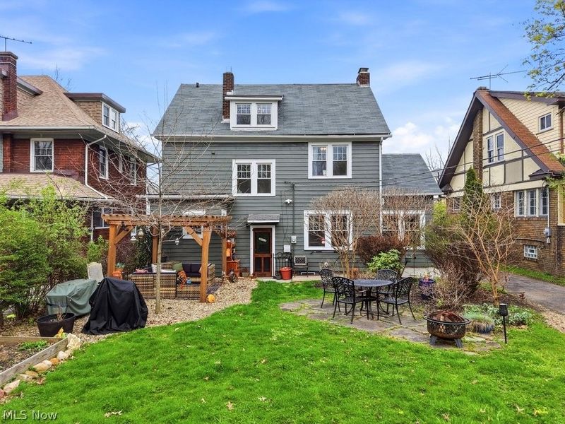 3154 E Overlook Road, Cleveland Heights, OH 44118 Photo 4