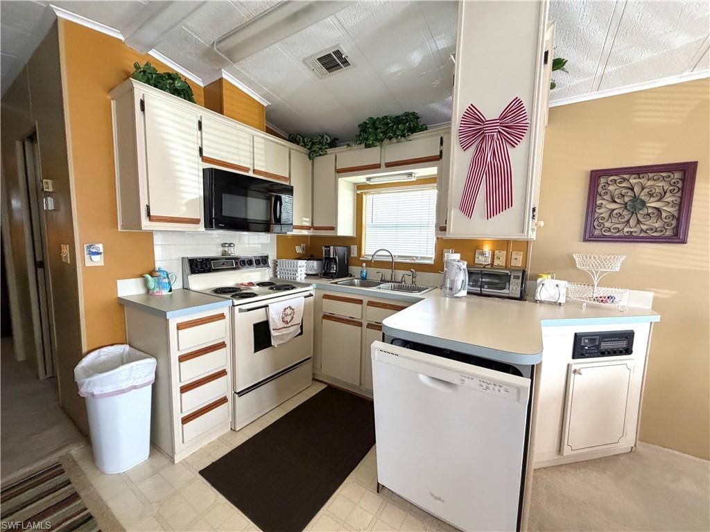 4710 Pilgrims Way W, Estero, FL 33928 Photo