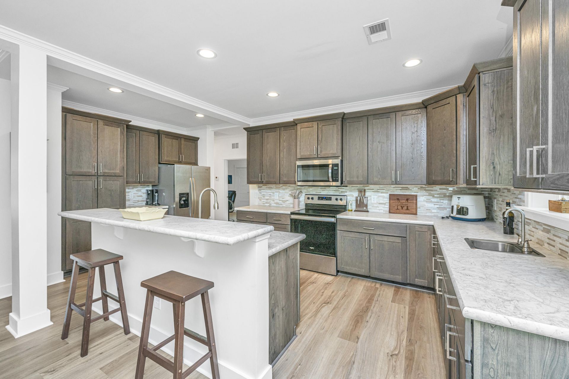 380 Rhode Drive Photo 10