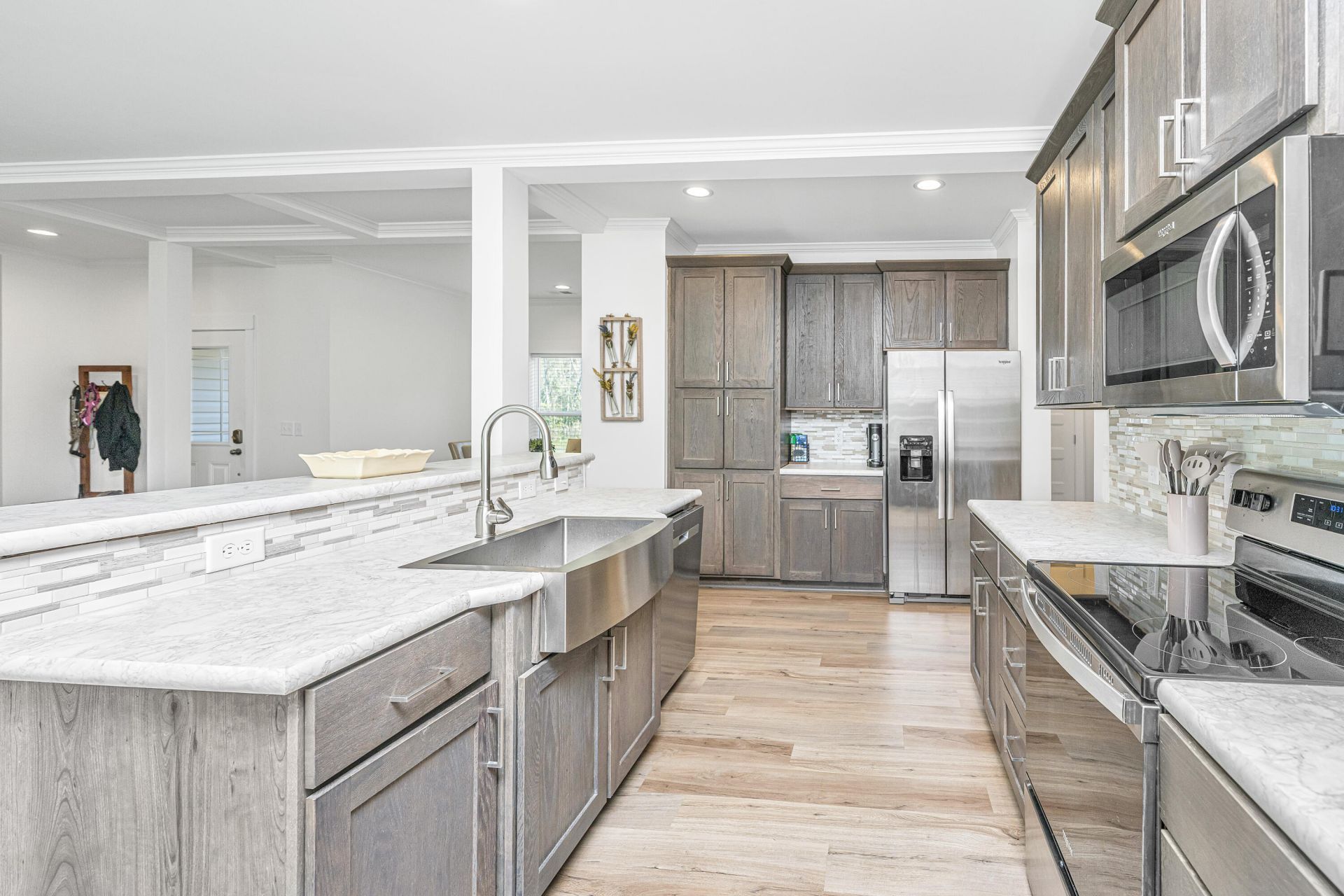 380 Rhode Drive Photo 13