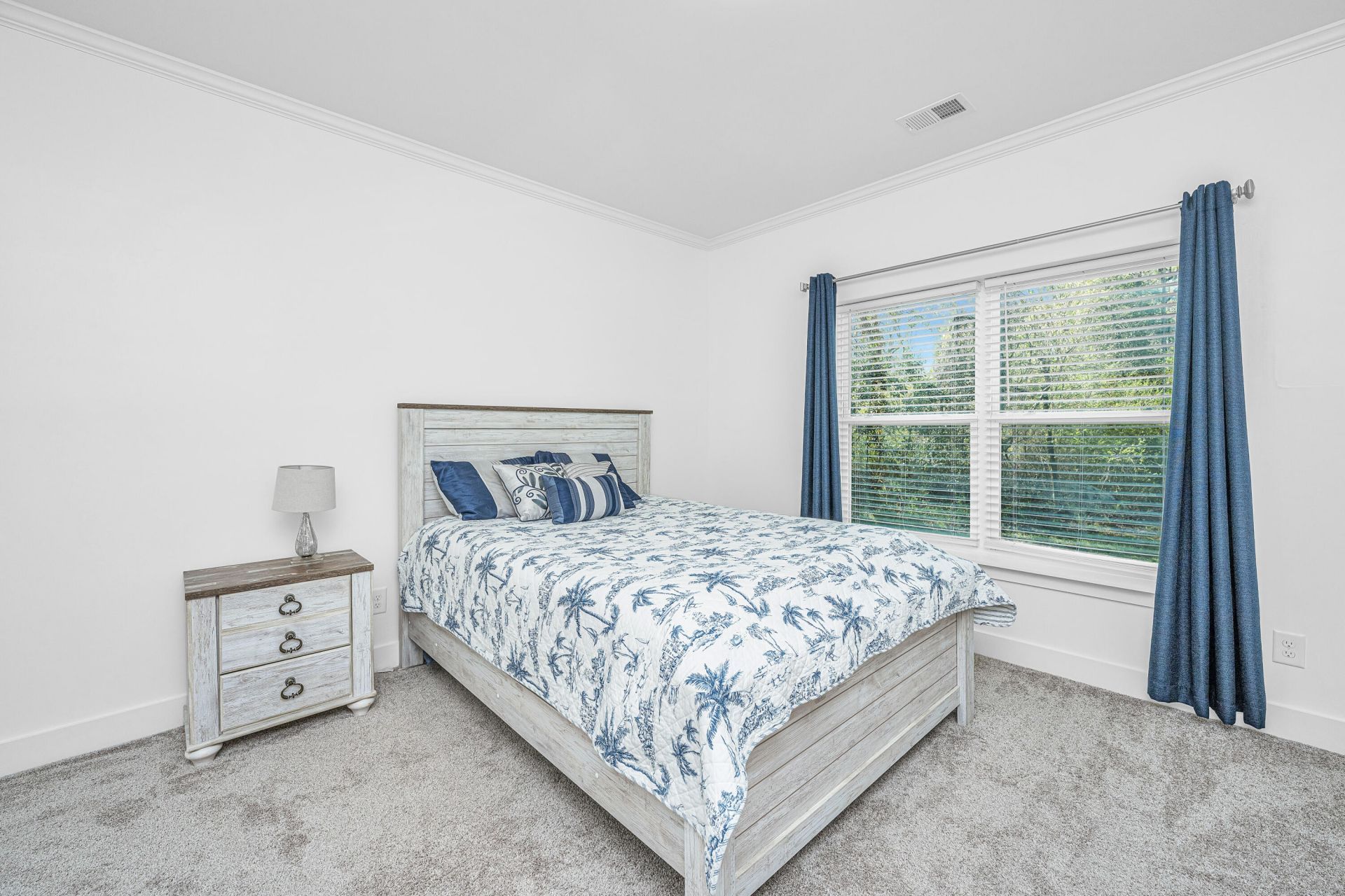 380 Rhode Drive Photo 22