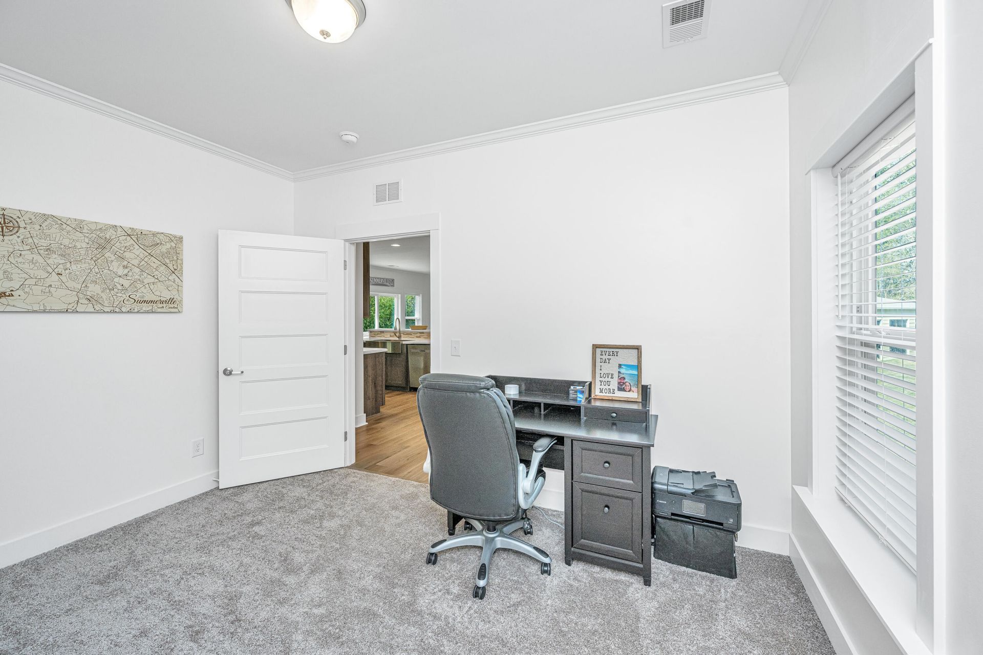 380 Rhode Drive Photo 27