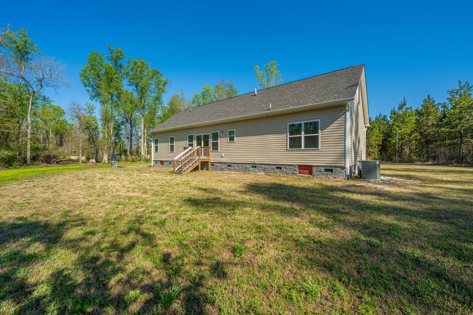 380 Rhode Drive Photo 33