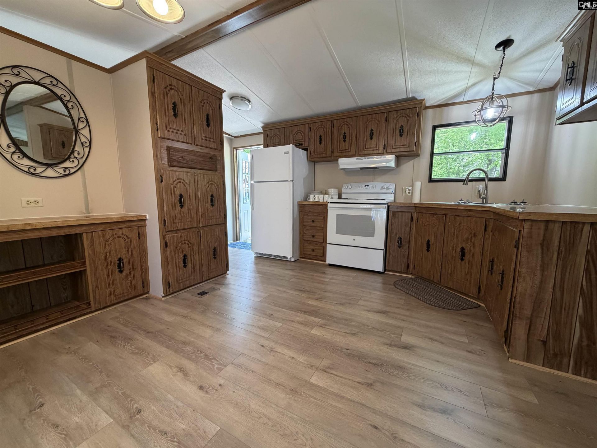 1107 Sandalwood  Photo 10