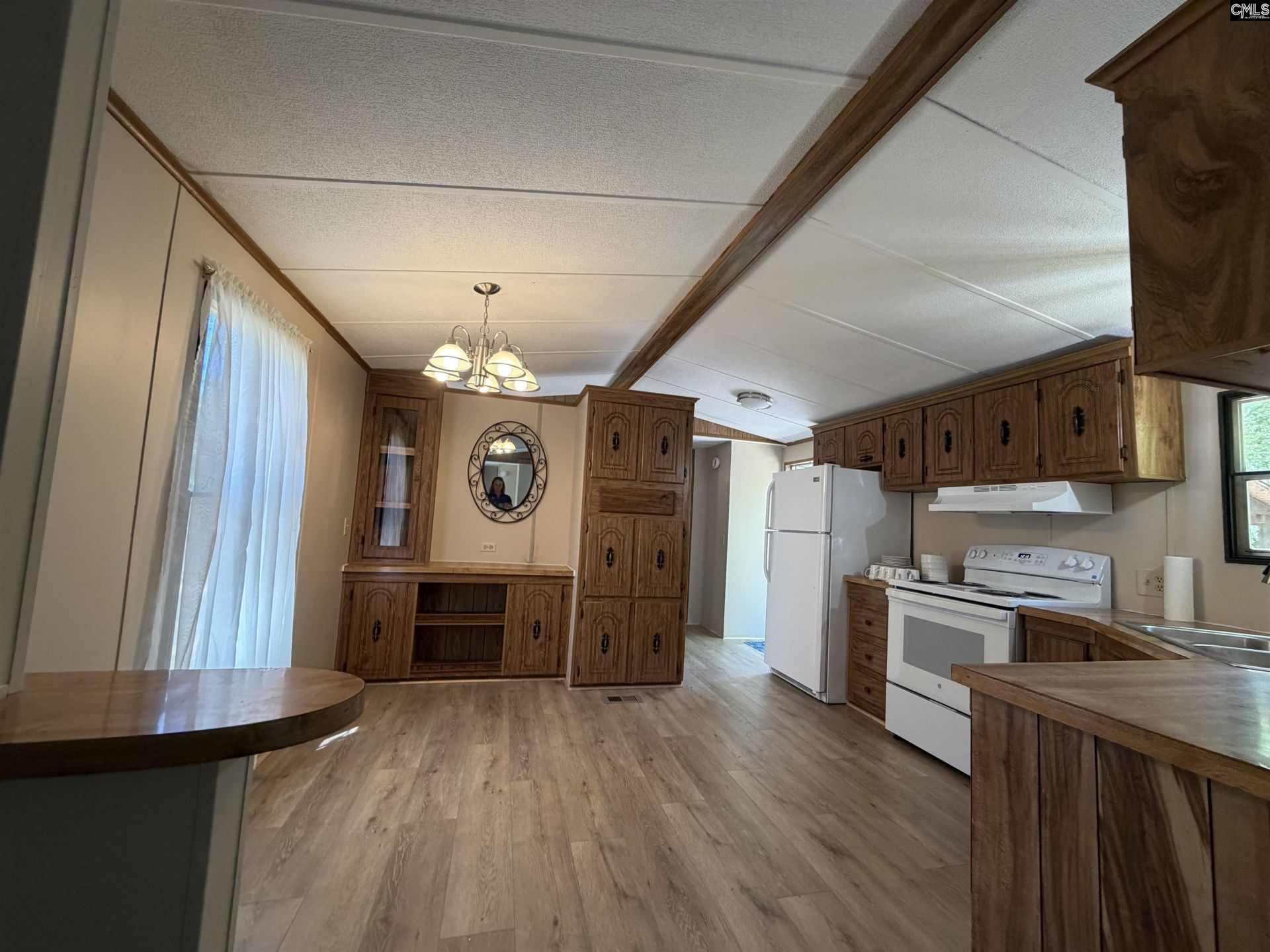 1107 Sandalwood  Photo 11