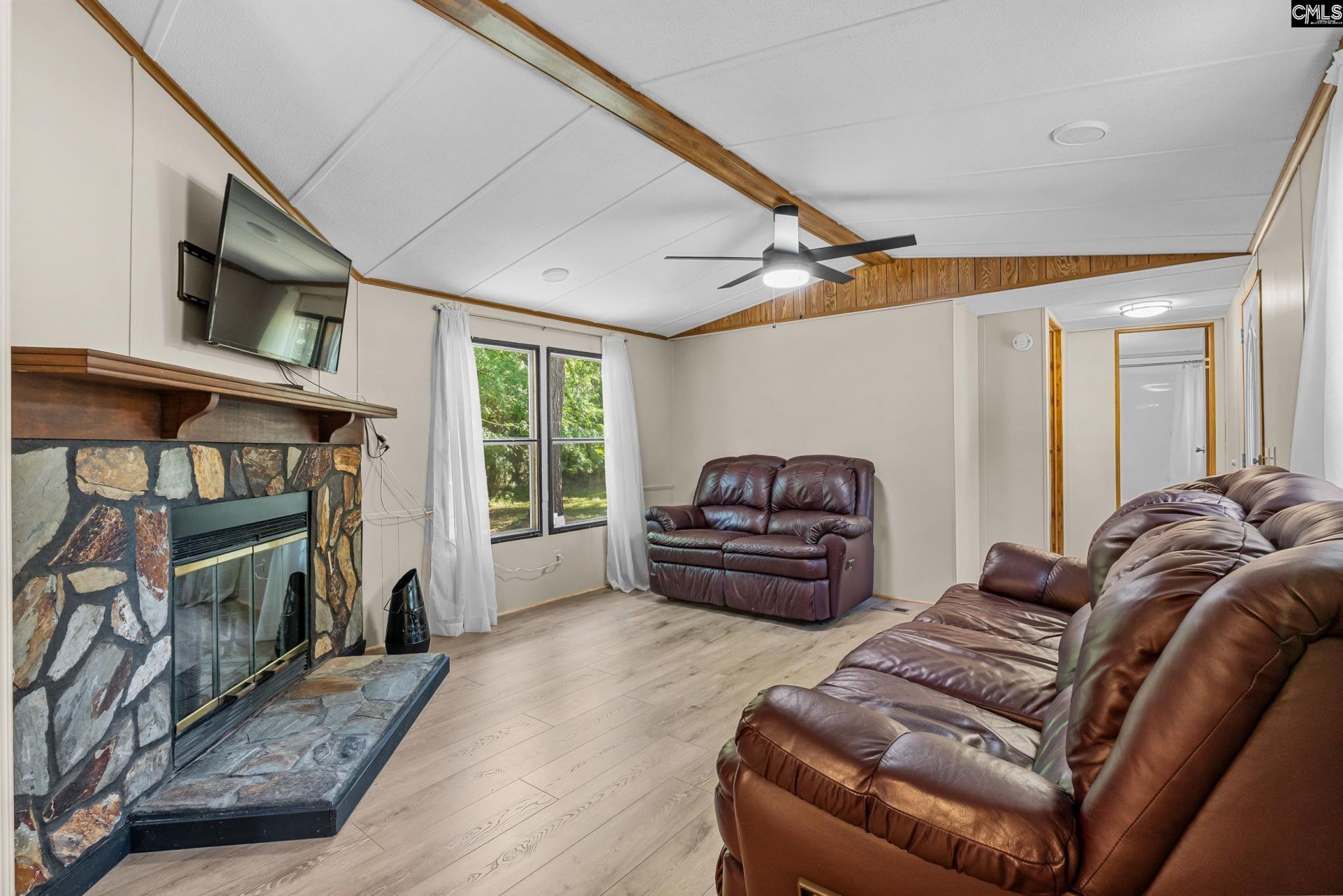 1107 Sandalwood Photo 6