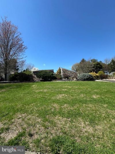 93 MEER DRIVE, FEASTERVILLE TREVOSE, PA 19053
