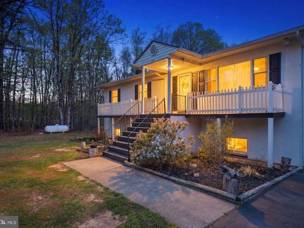 9930 S SOUTH EAST SIDE HIGHWAY, ELKTON, VA 22827