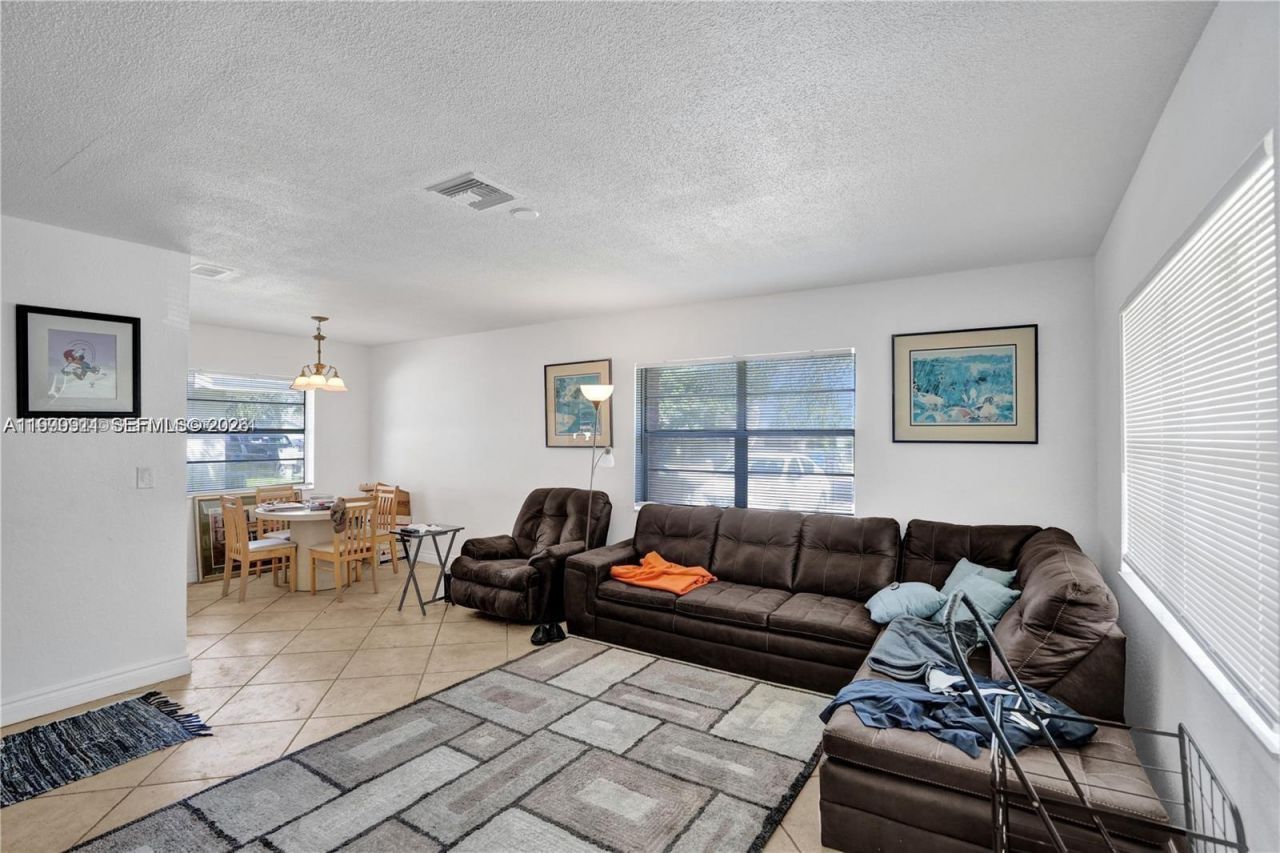 5706 Lincoln St, Hollywood, FL 33021 Photo