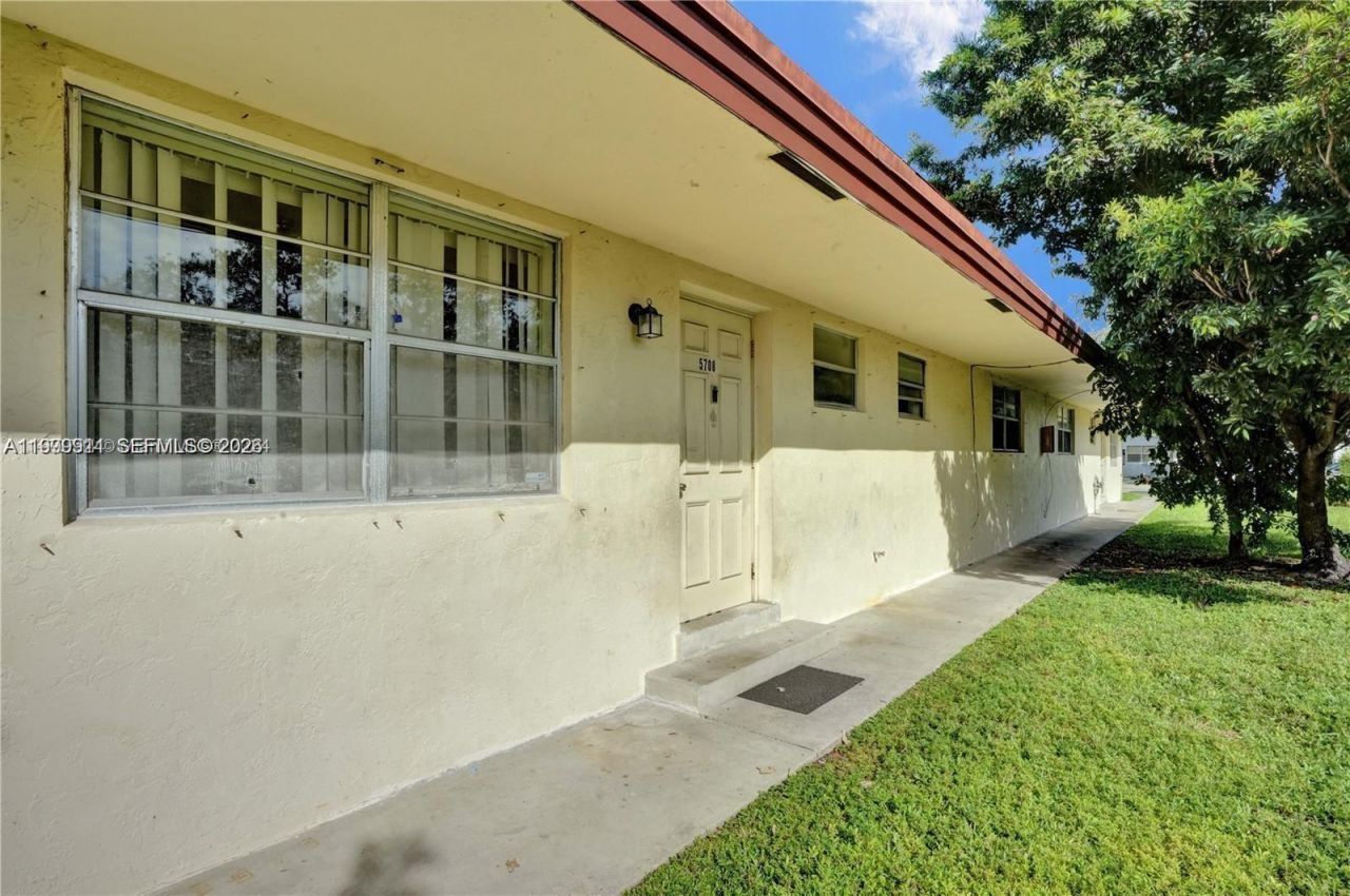 5706 Lincoln St, Hollywood, FL 33021 Photo