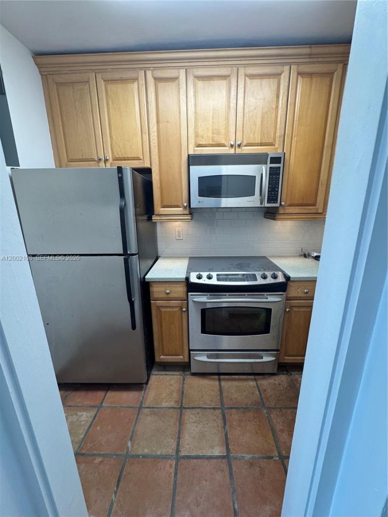 10281 E Bay Harbor Dr, Unit C2, Bay Harbor Islands, FL 33154 Photo