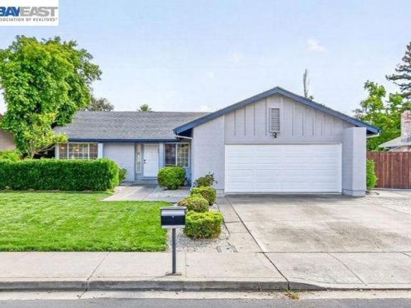 5549 Bridgeport Cir., Livermore, CA 94551