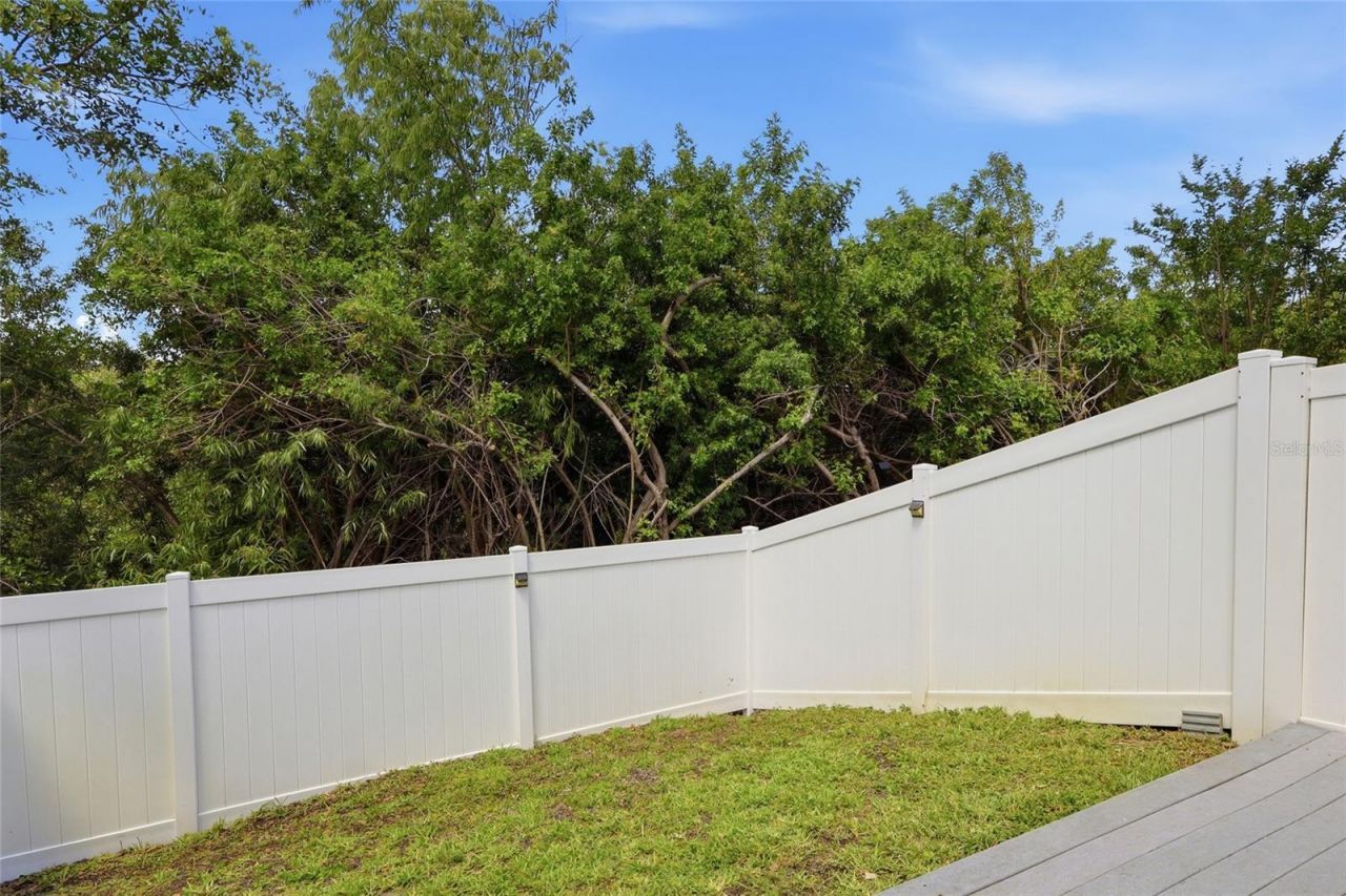 542 Black Lion Drive Ne, Saint Petersburg, FL 33716 Photo