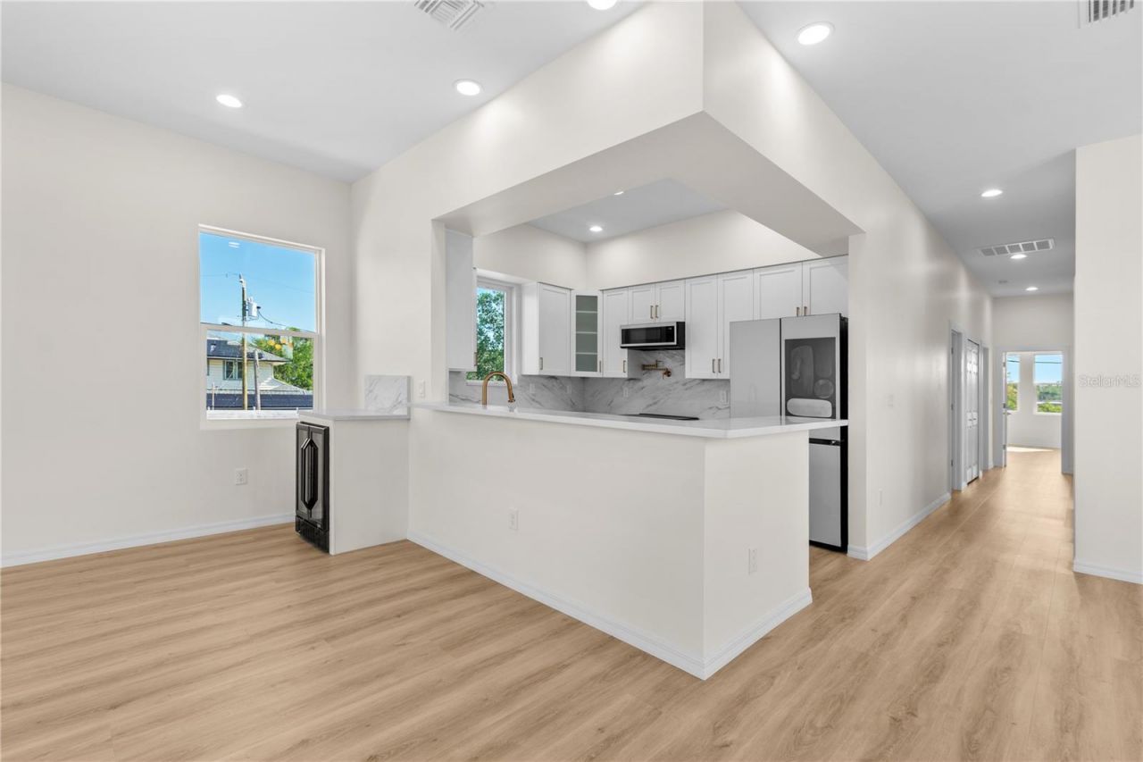 4234 4th Street S, Saint Petersburg, FL 33705 Photo