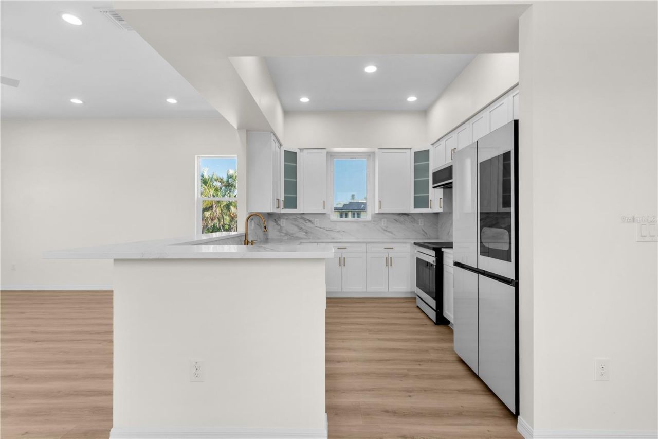 4234 4th Street S, Saint Petersburg, FL 33705 Photo