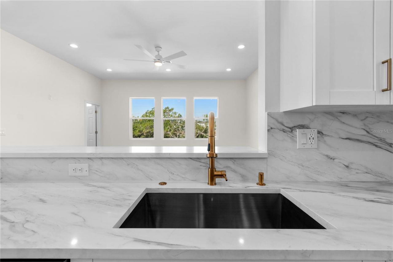 4234 4th Street S, Saint Petersburg, FL 33705 Photo