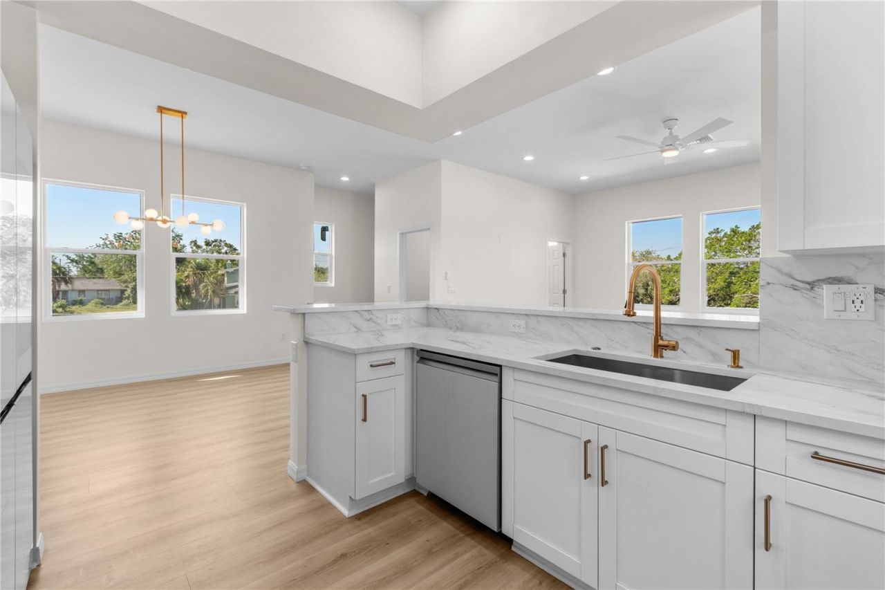 4234 4th Street S, Saint Petersburg, FL 33705 Photo