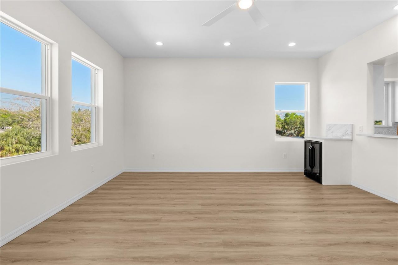 4234 4th Street S, Saint Petersburg, FL 33705 Photo