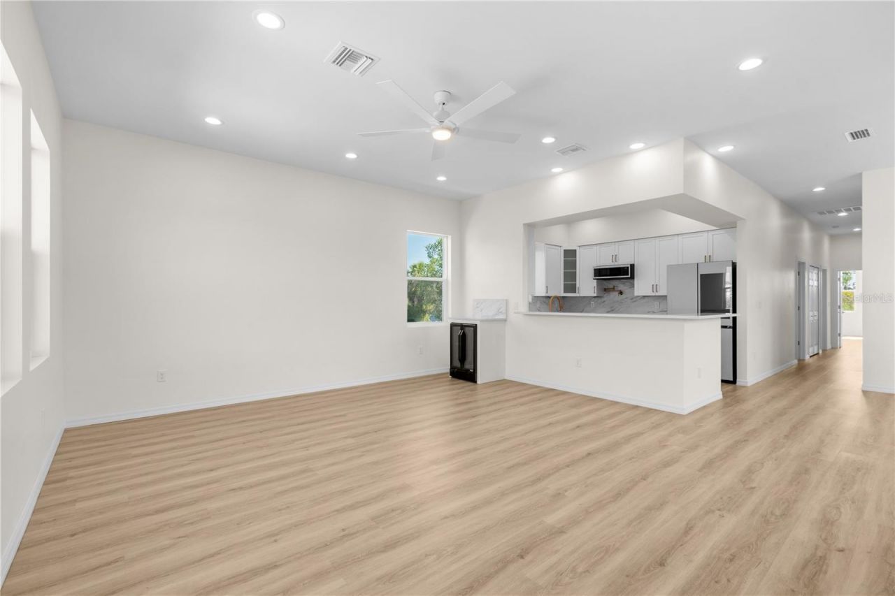 4234 4th Street S, Saint Petersburg, FL 33705 Photo