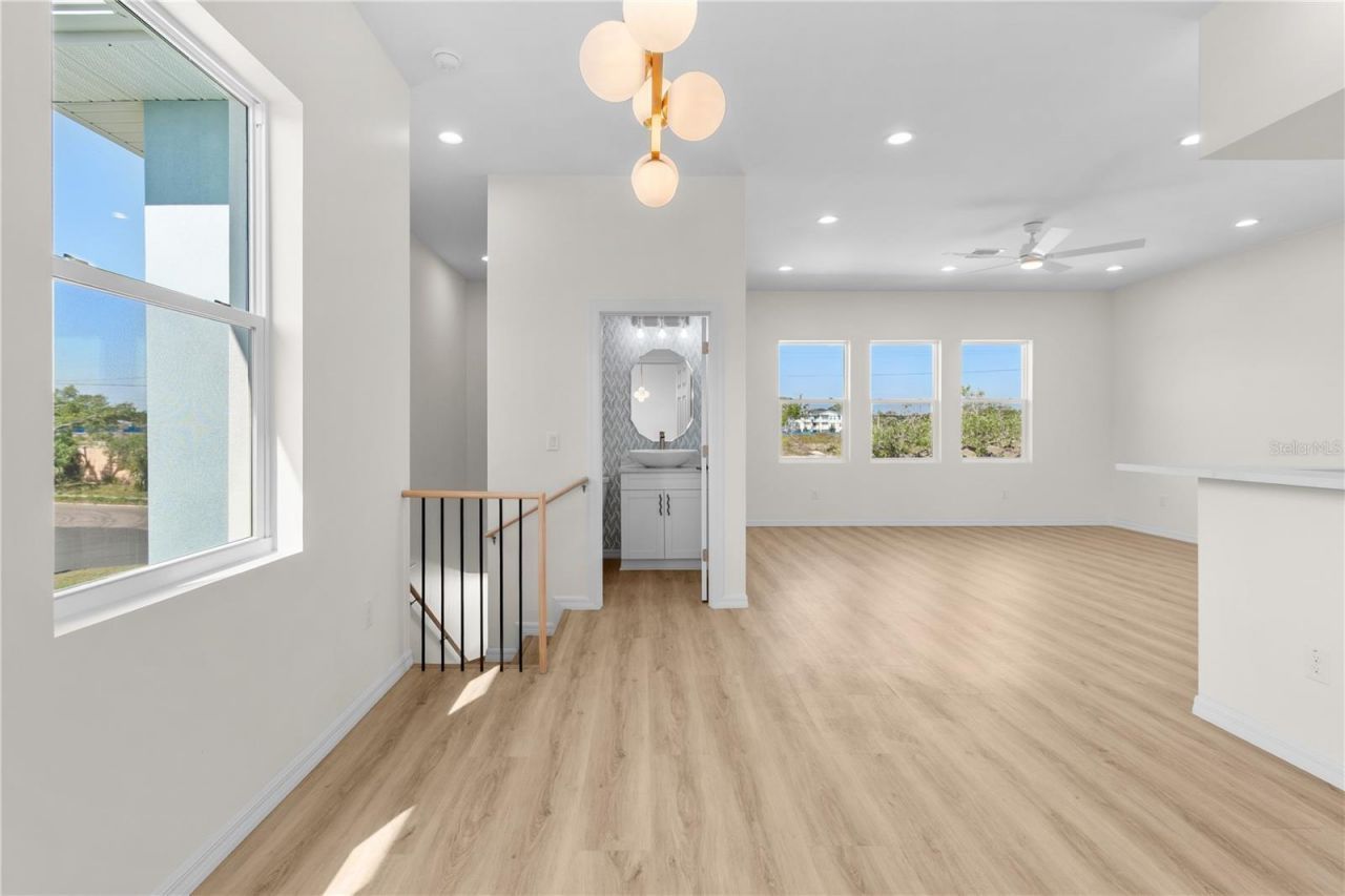 4234 4th Street S, Saint Petersburg, FL 33705 Photo