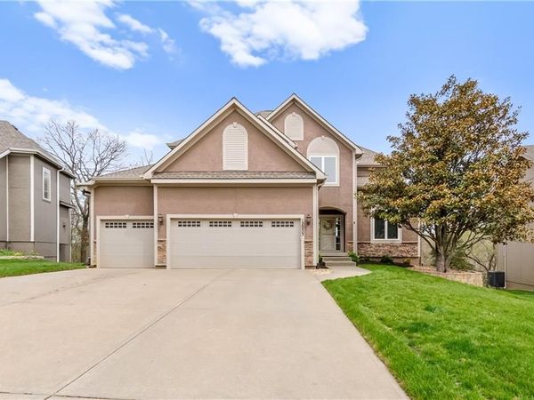 12053 S Sunray Drive, Olathe, KS 66061