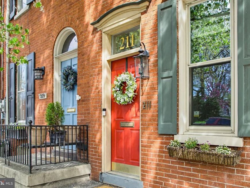 211 E Chestnut Street, Lancaster, PA 17602 Main Photo