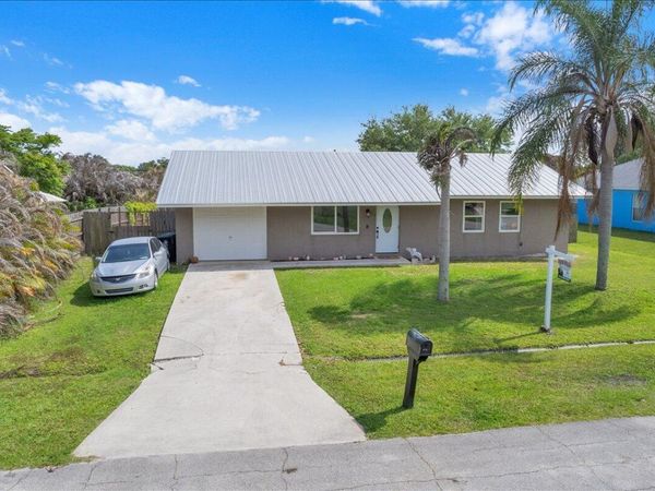 956 SE Browning Avenue, Port St. Lucie, FL 34983